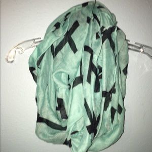 Infinity scarf